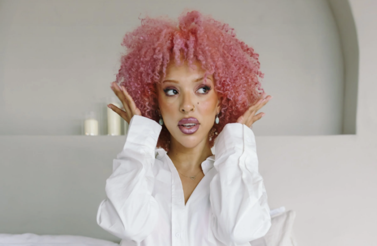 Curlybomb Hairstylist
